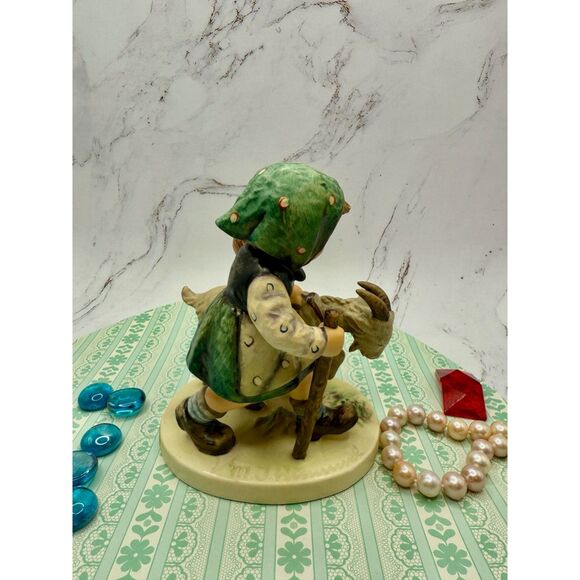 Hummel Goebel Homeward Bound #334, TMK5, 1975, 5.25”tall, beautiful figurine - Picture 7 of 9